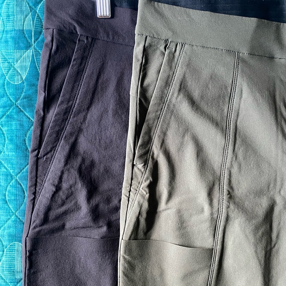 Athleta Wander Stash Skinny Pants in dark green, size 10 - Picture 3 of 5